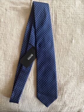 HUGO BOSS Navy Blue Silk Tie with Light Blue Dot Motif NWT